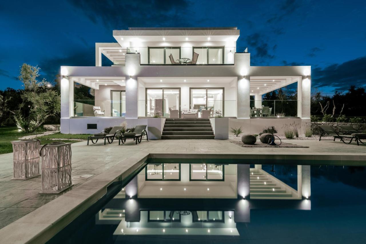 Valentino Luxury Villa Plános Eksteriør billede
